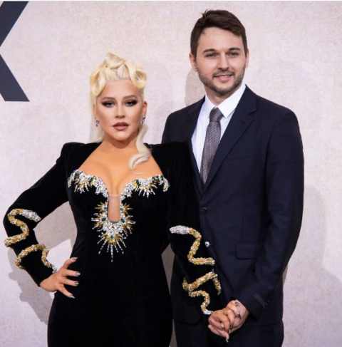 Christina Aguilera divorced with Max